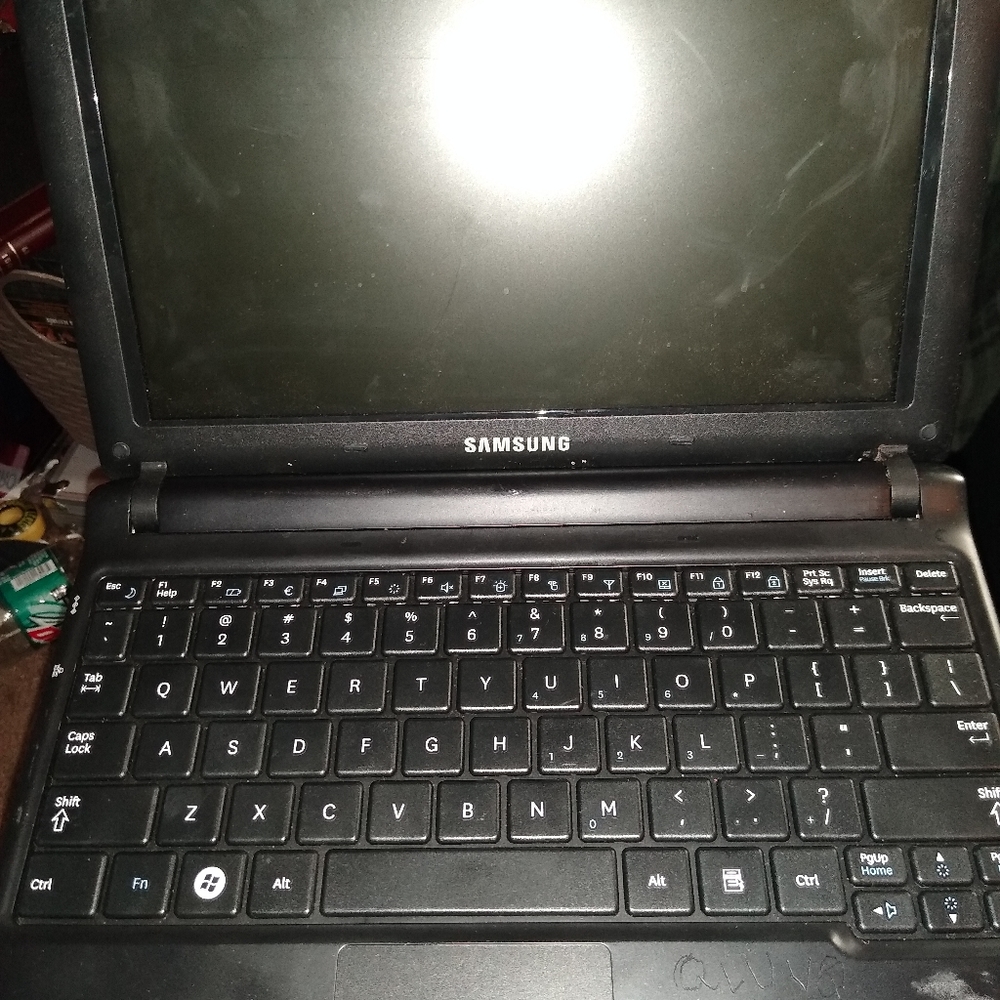 Samsung Notebook n145 - Picture 3 of 6